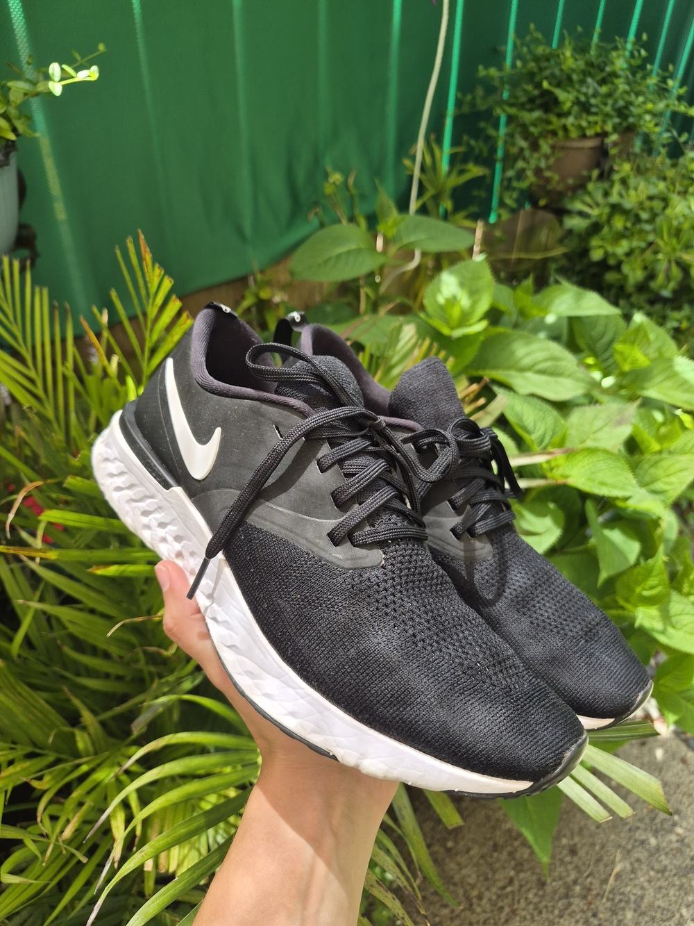 Nike Men’s Black Nike Odyssey React Flyknit 2 running shoes